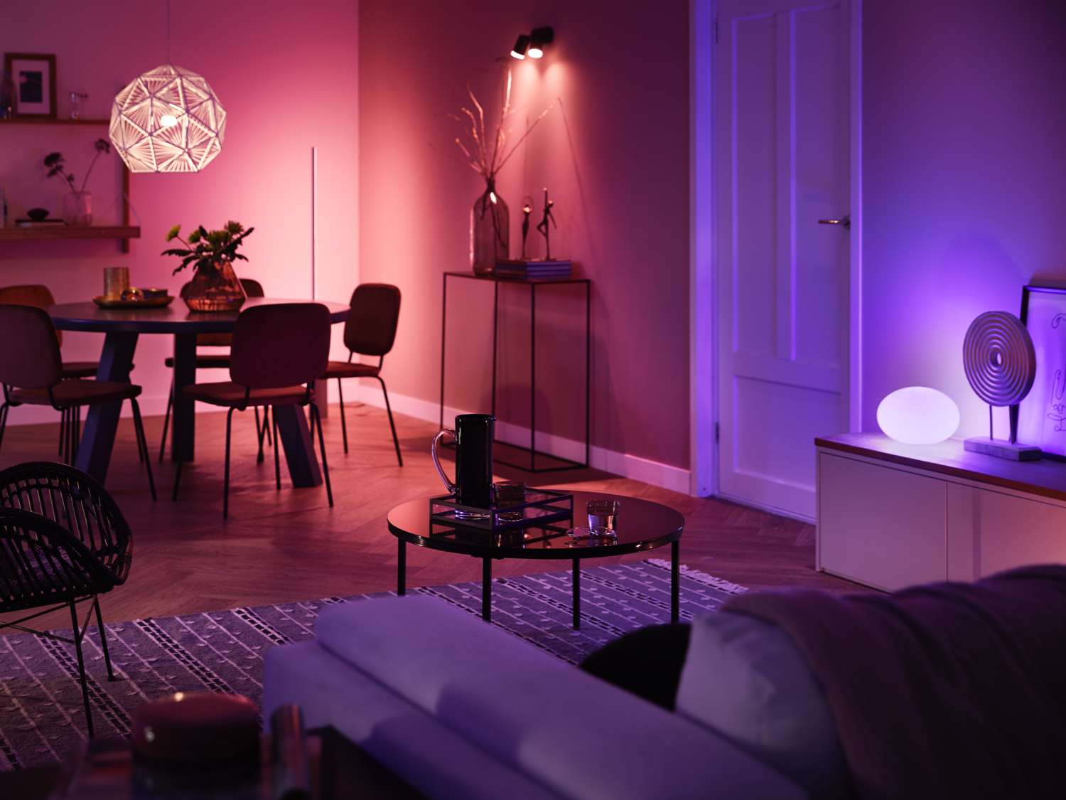 Philips Hue Startpaket 2x 9W White & Color E27 1x Bridge + 1x Dimmer Switch - Philips Hue | Bellalite