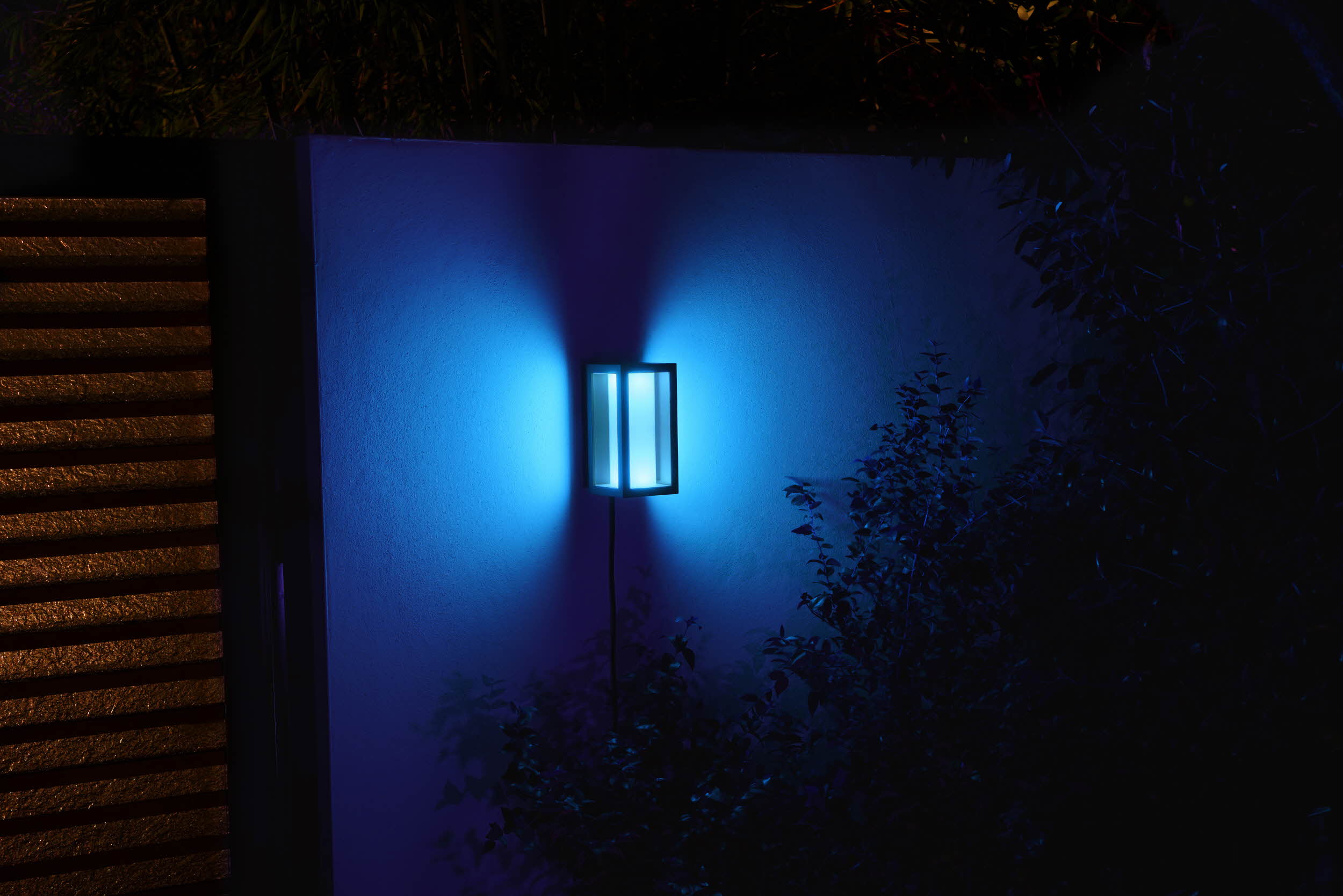 Philips Hue Impress Vägg White & Color - Philips Hue | Bellalite