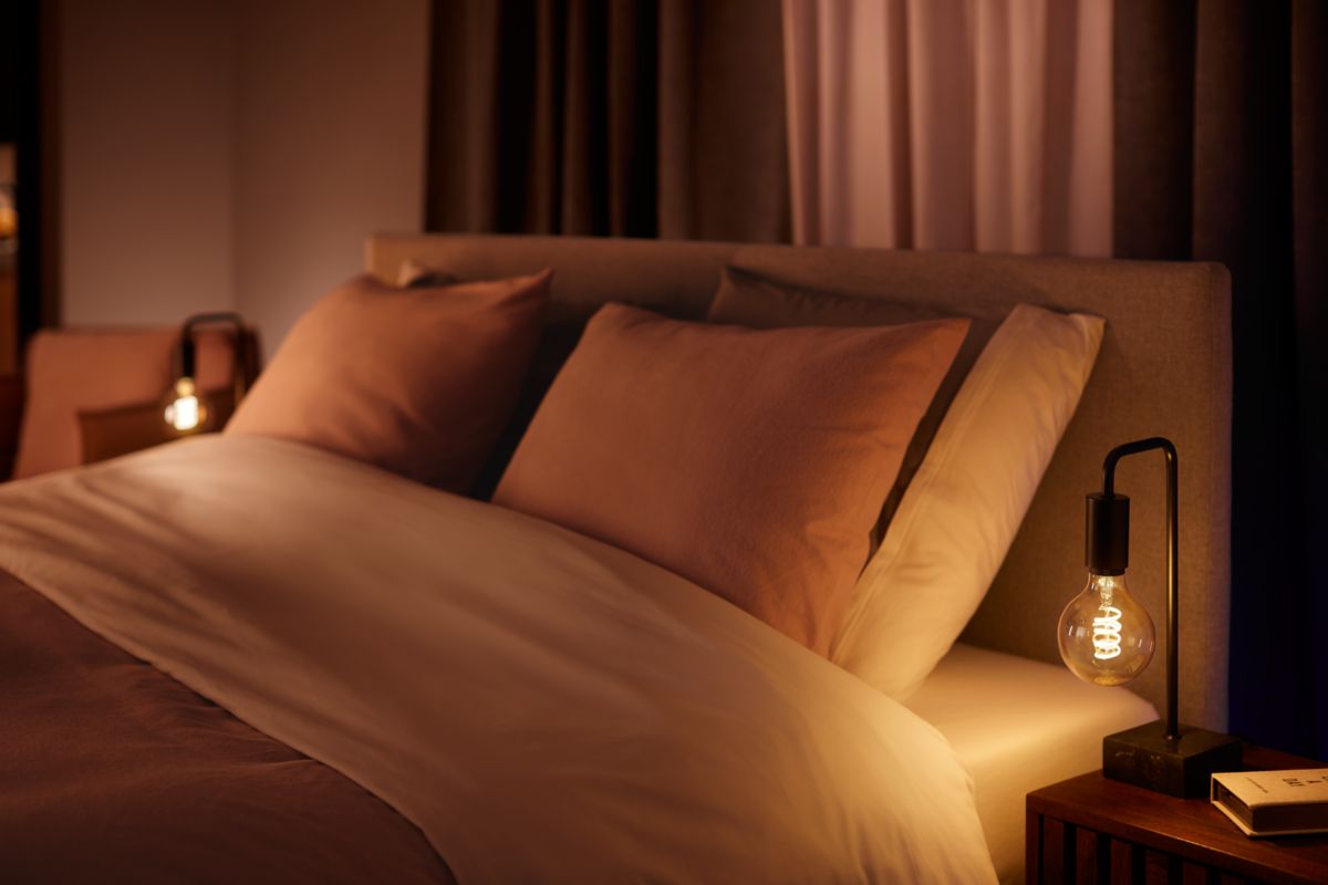 Philips Hue Filament Glob 95mm White Ambience E27 7W 2200K-4500K - Philips Hue | Bellalite