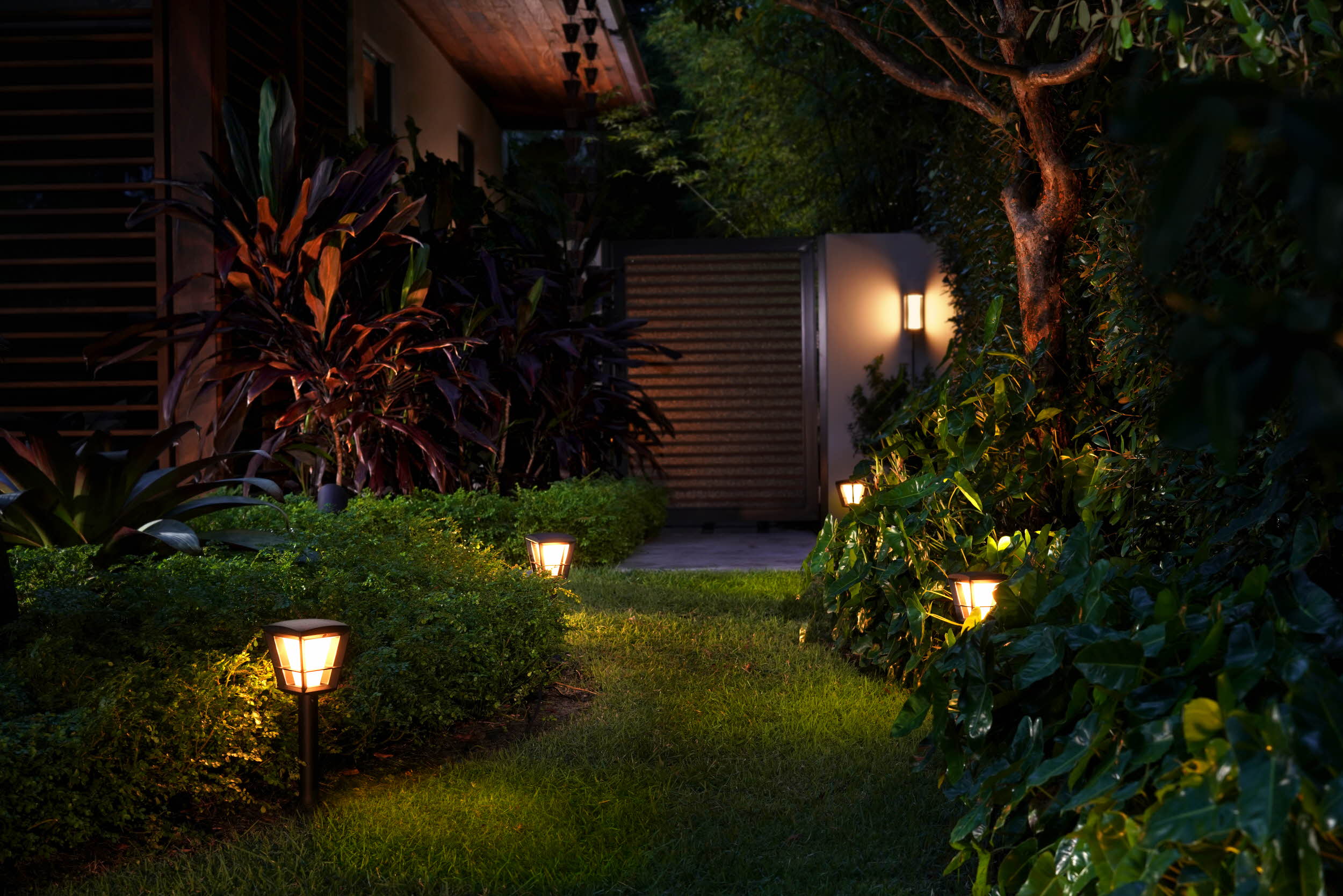 Philips Hue Impress Vägg White & Color - Philips Hue | Bellalite