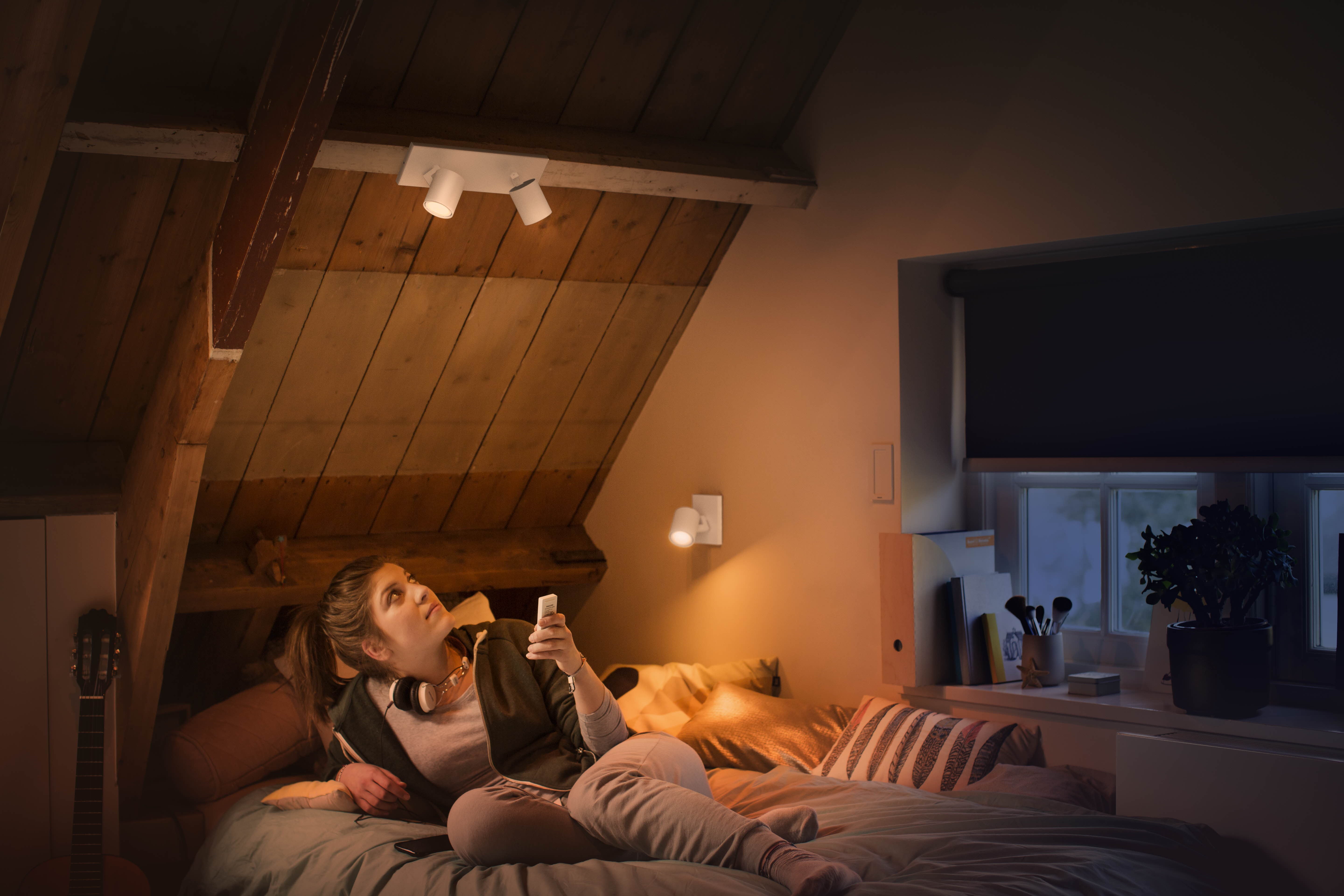 Philips Hue Runner Dubbel White Ambience + Switch - Philips Hue | Bellalite