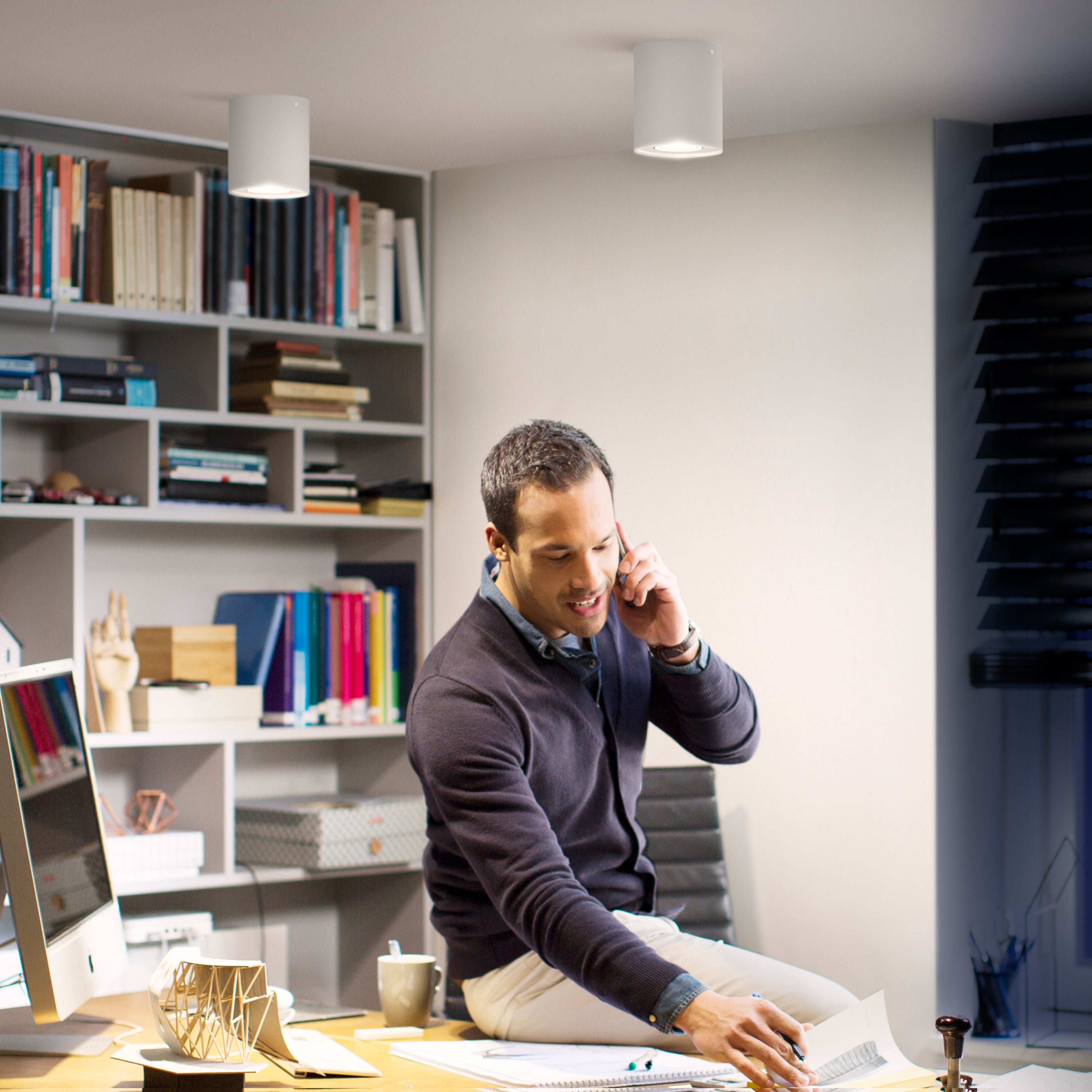 Philips Hue Pillar Enkel White Ambience - Philips Hue | Bellalite