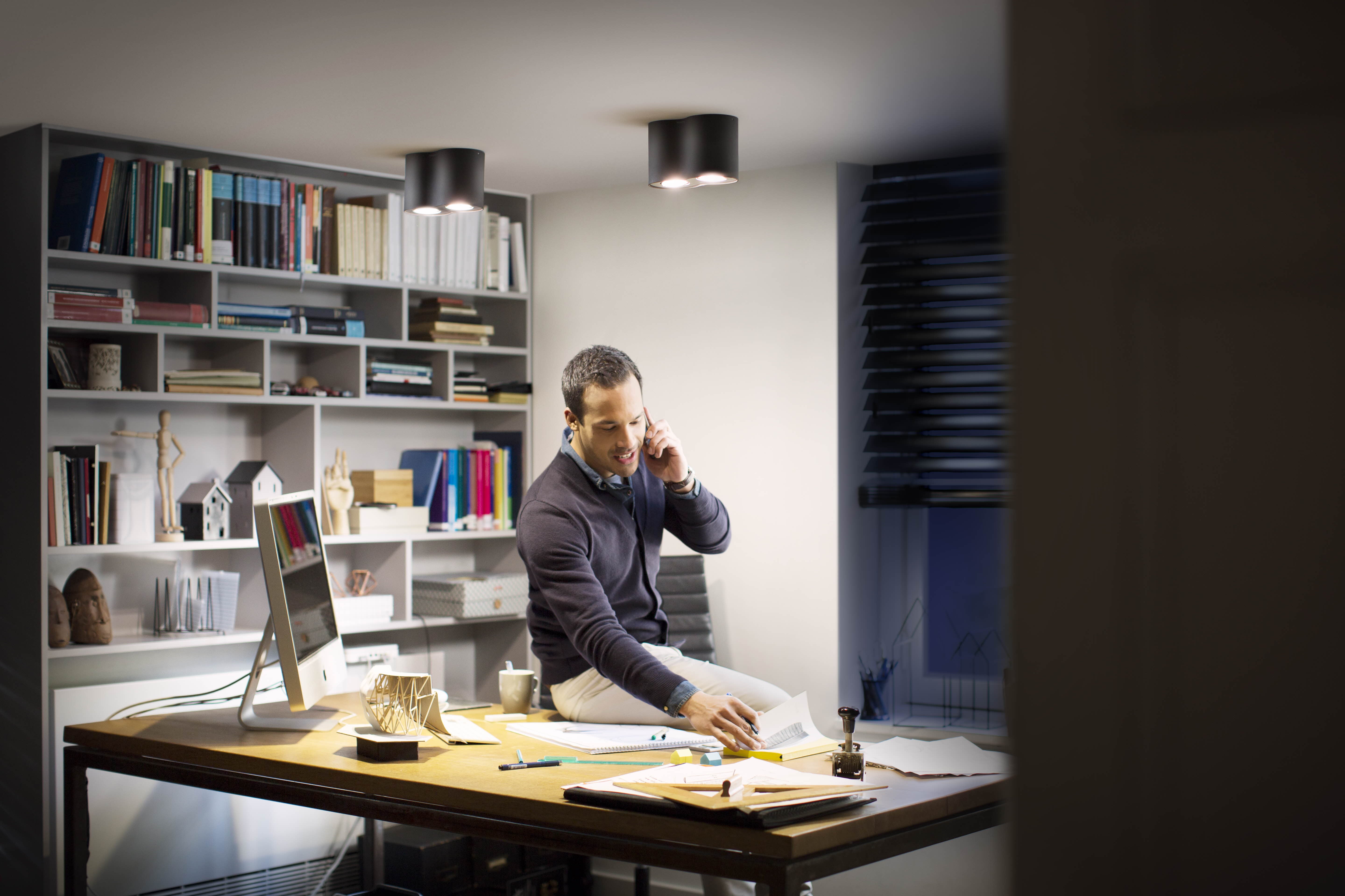 Philips Hue Pillar Dubbel White Ambience + Switch - Philips Hue | Bellalite