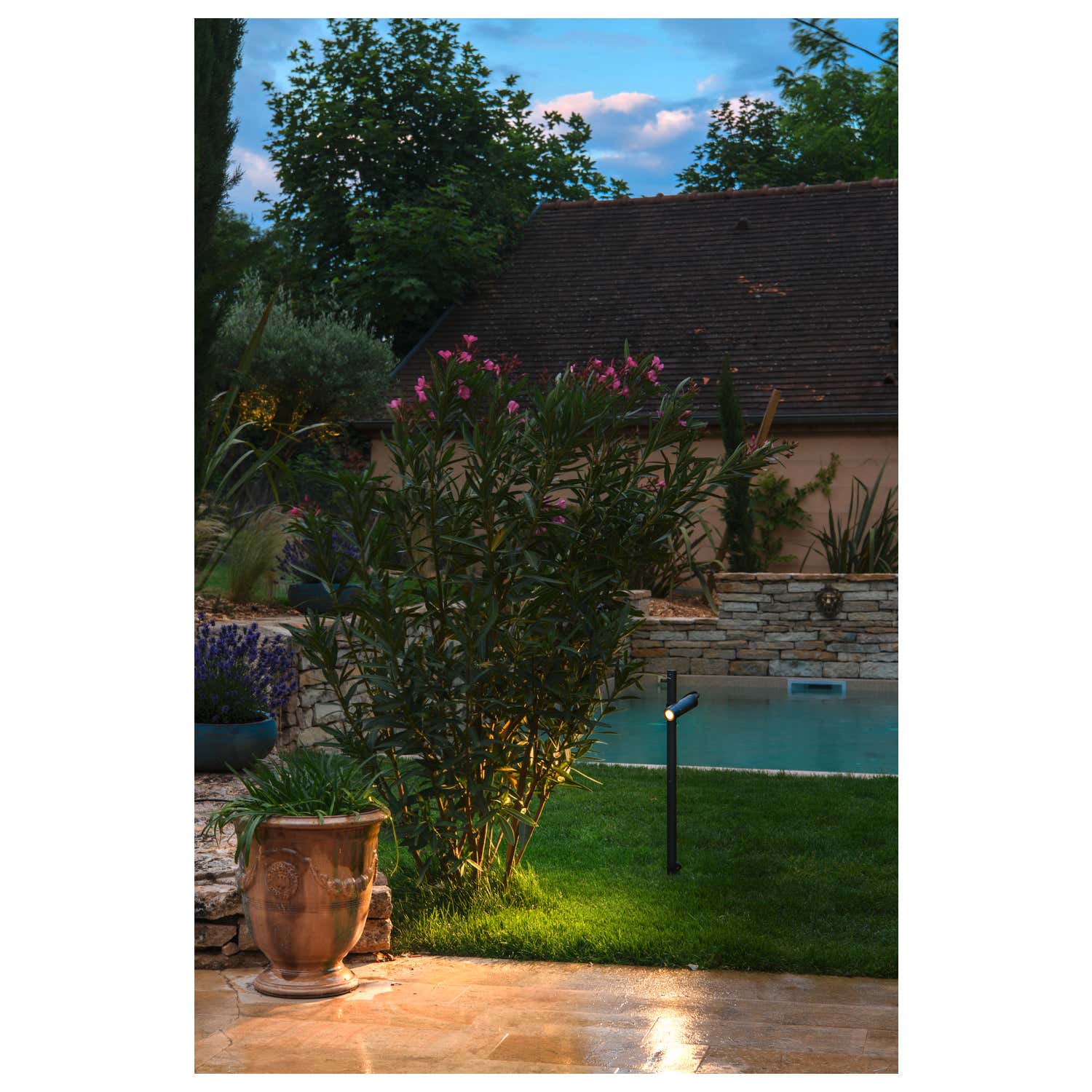 HELIA SLIM Pole single Svart - SLV | Bellalite HELIA SLIM Pole single Svart - SLV | Bellalite