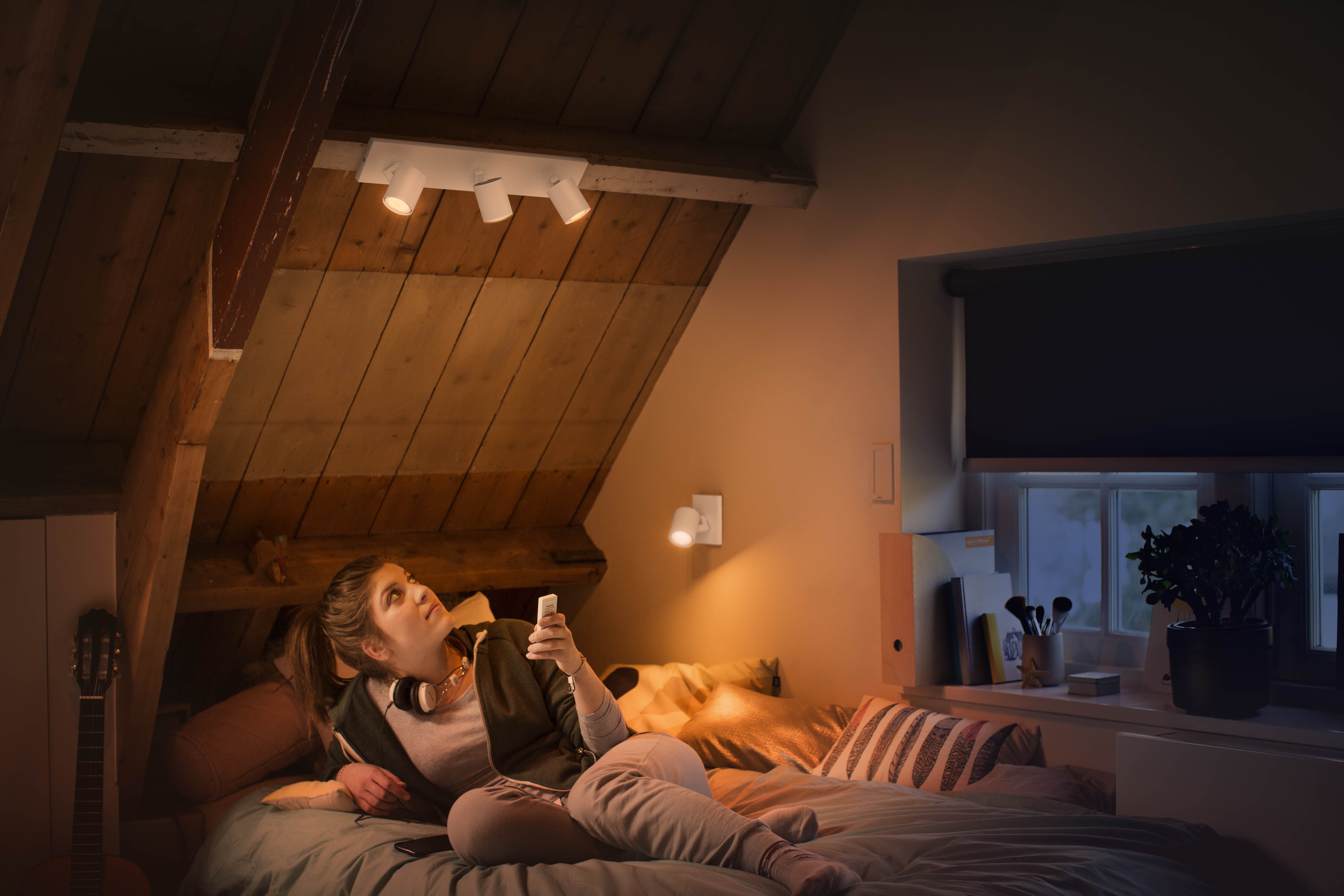 Philips Hue Runner Trippel White Ambience + Switch - Philips Hue | Bellalite