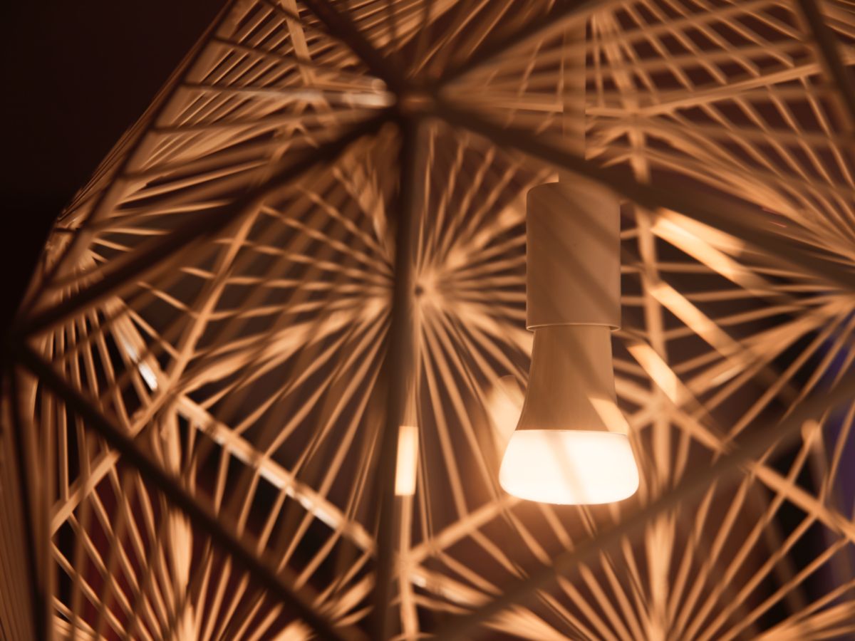 Philips Hue White Ambience E27 13W 2200K-6500K - Philips Hue | Bellalite