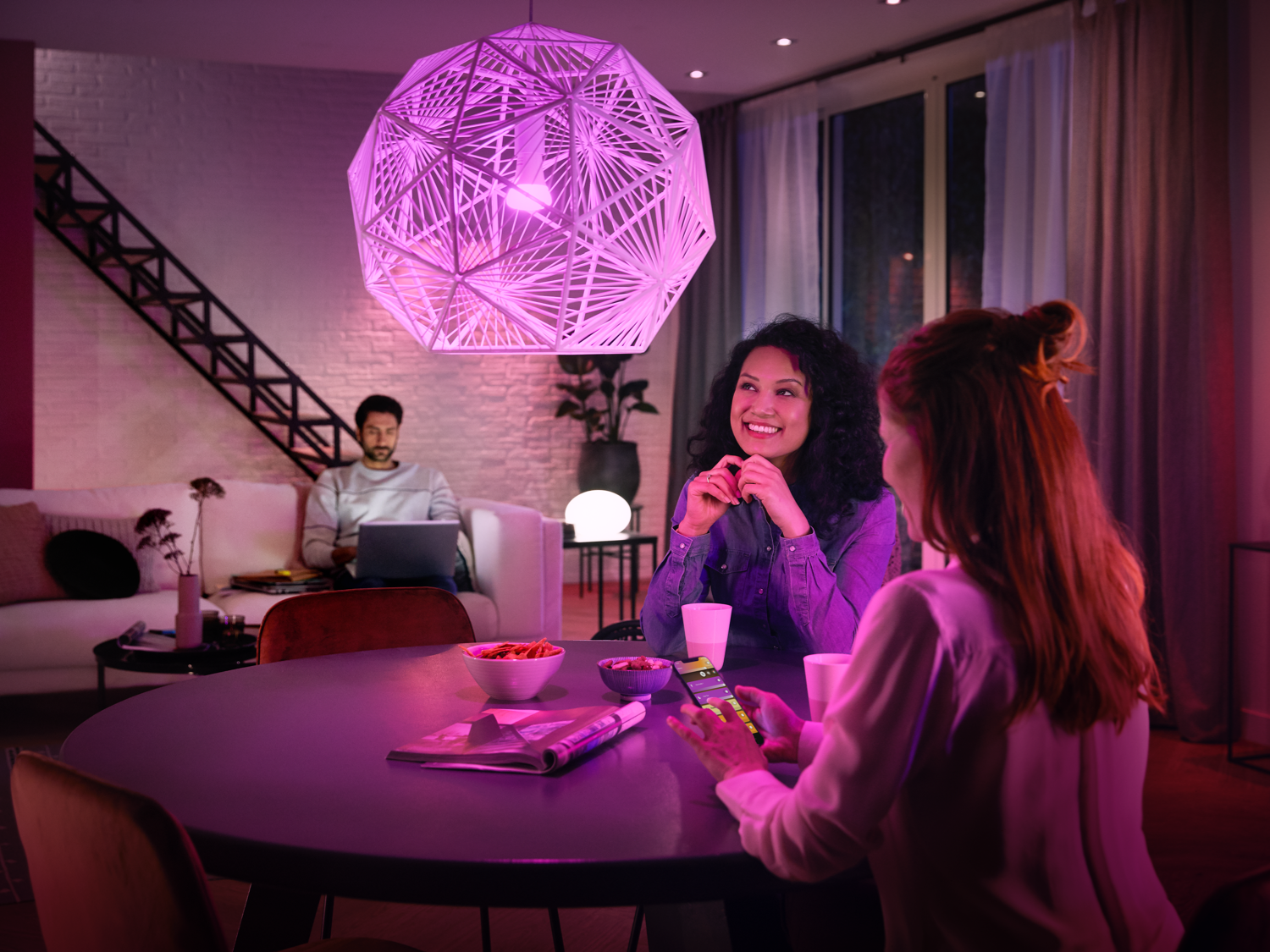 Philips Hue Startpaket 2x 9W White & Color E27 1x Bridge + 1x Dimmer Switch - Philips Hue | Bellalite