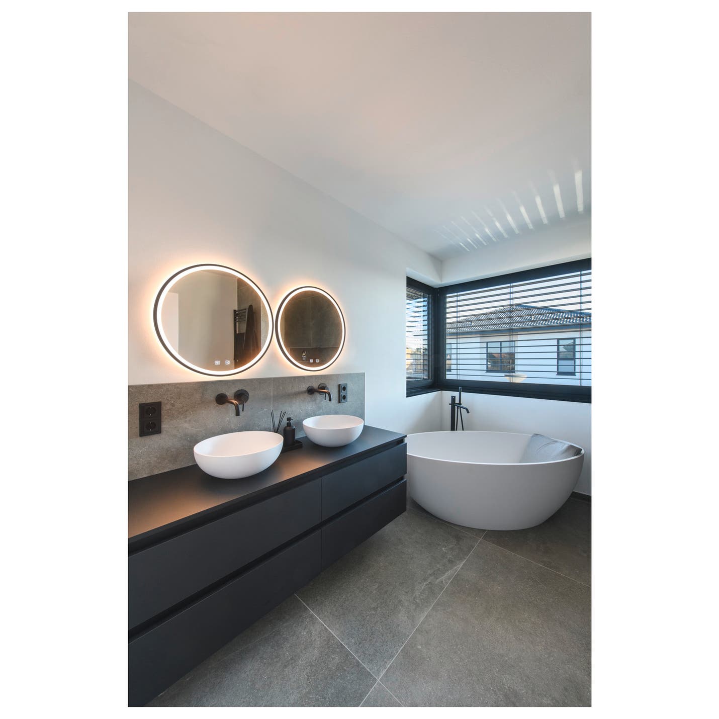 TRUKKO 60 Krom, Svart kant - SLV | Bellalite TRUKKO 60 Krom, Svart kant - SLV | Bellalite