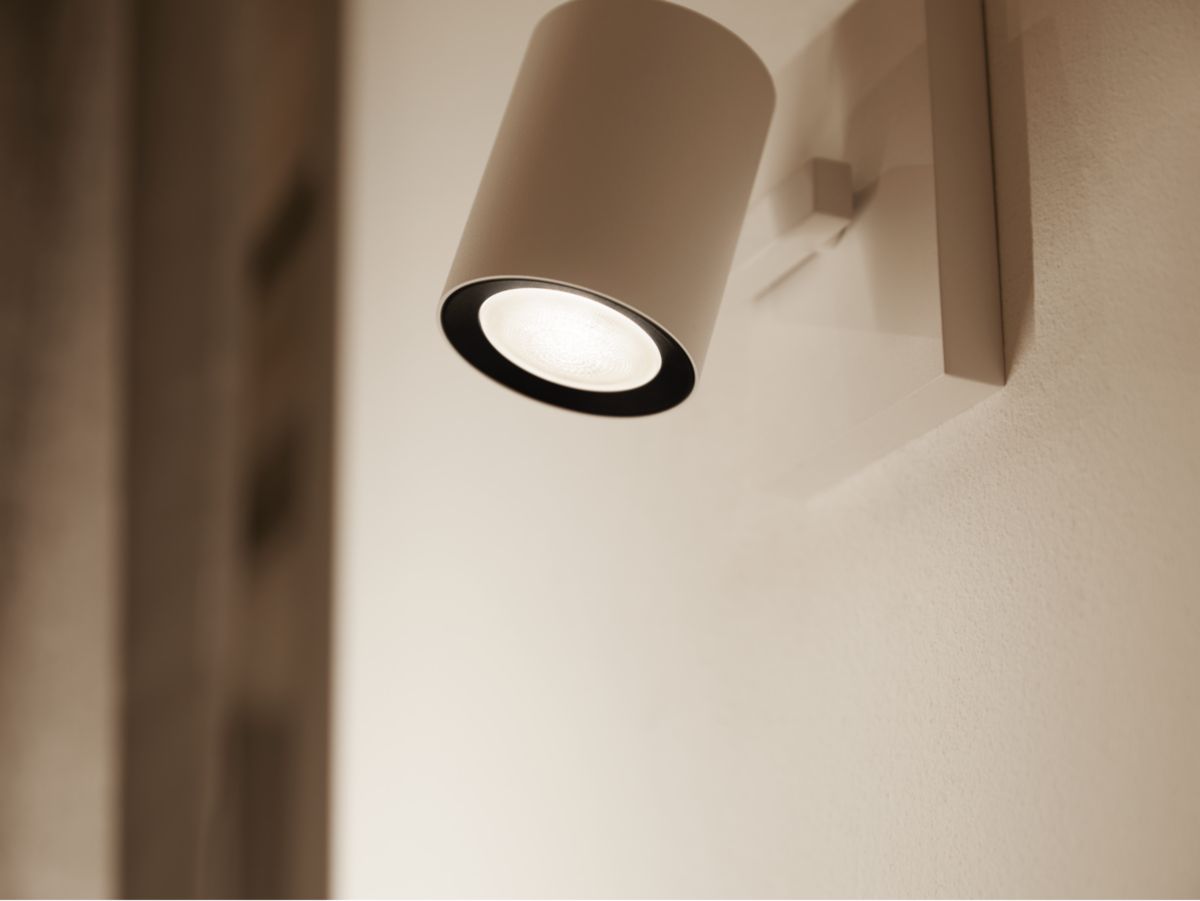 Philips Hue White GU10 2-pack 6W 2700K - Philips Hue | Bellalite