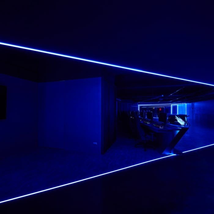 Colors LED-Strip D8120 3000K 48V 8,8W/m IP65 per meter - Colors | Bellalite Colors LED-Strip D8120 3000K 48V 8,8W/m IP65 per meter - Colors | Bellalite