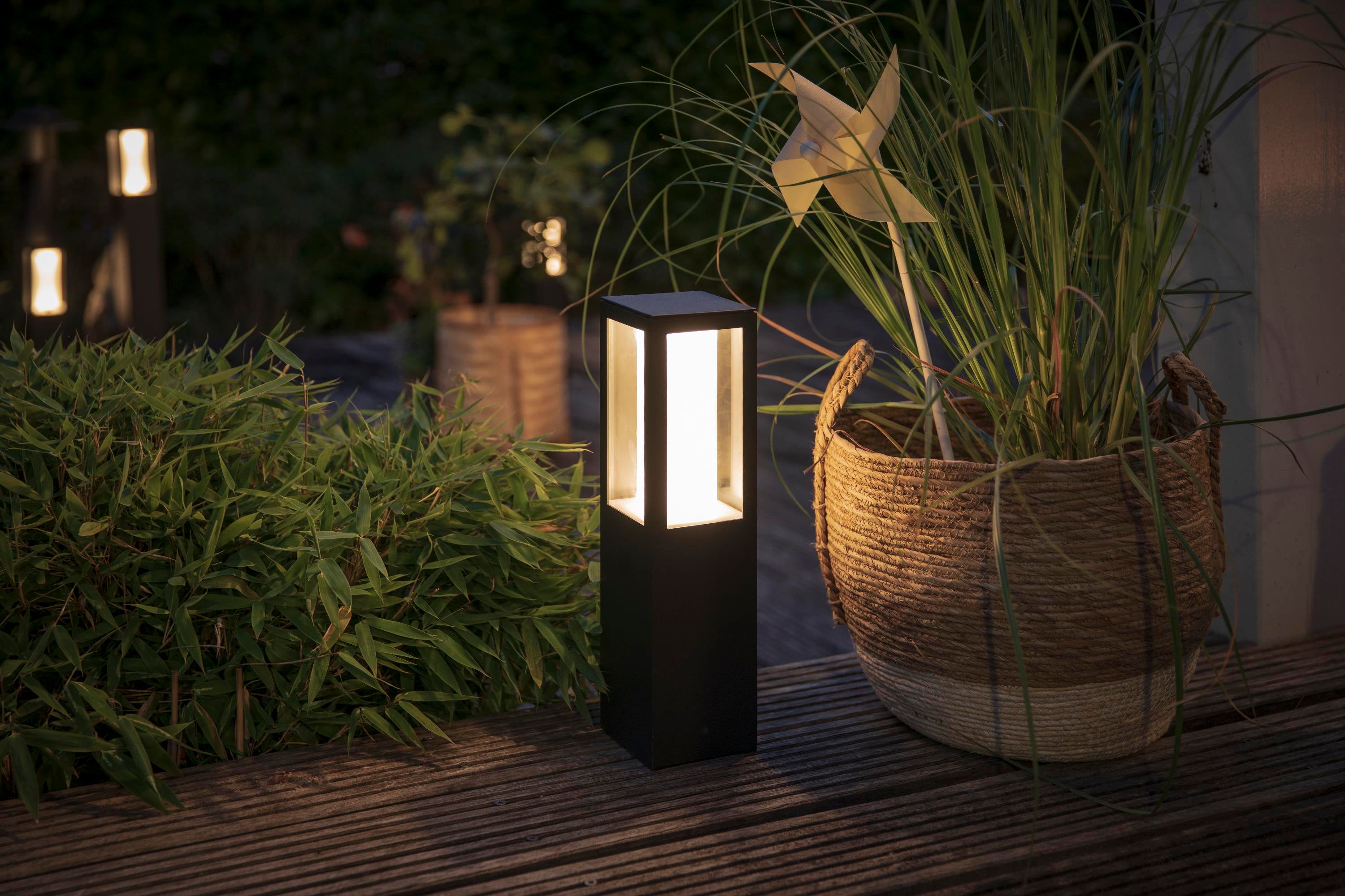Philips Hue Impress Pollare White & Color Extend - Philips Hue | Bellalite